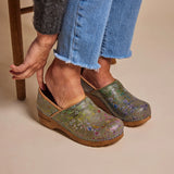 Sanita Fuchsia Womens Clog In Sage