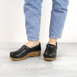 SANITA PROFESSIONAL PU WOMEN CLOG IN BLACK/TAN - TLW Shoes