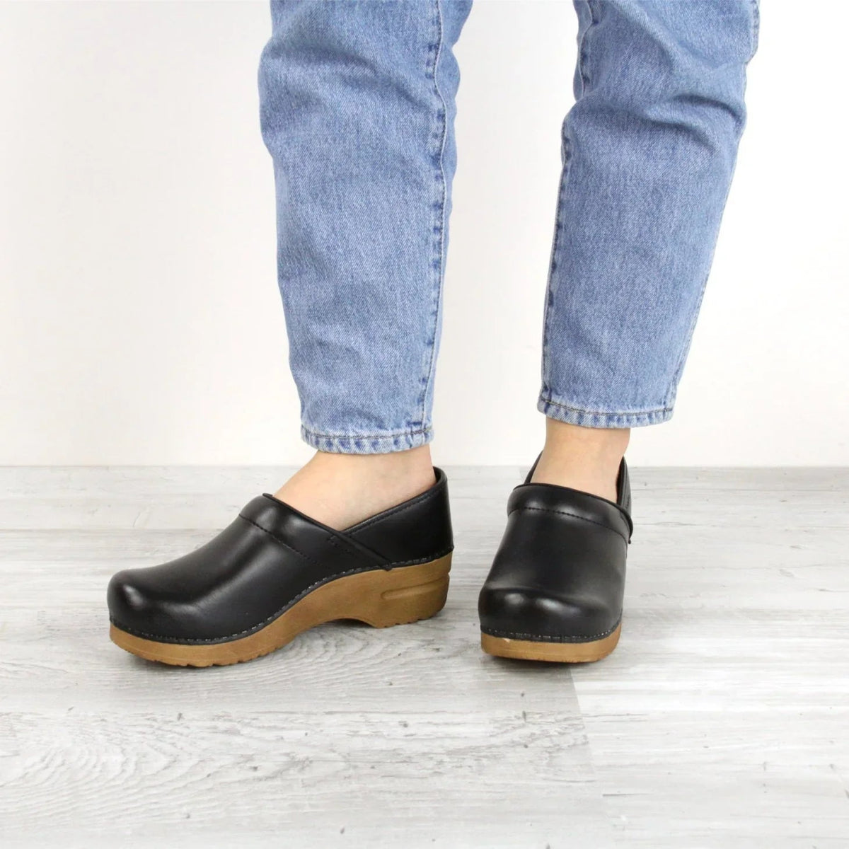 Sanita Professional Pu Women Clog In Black/tan - TLW Shoes