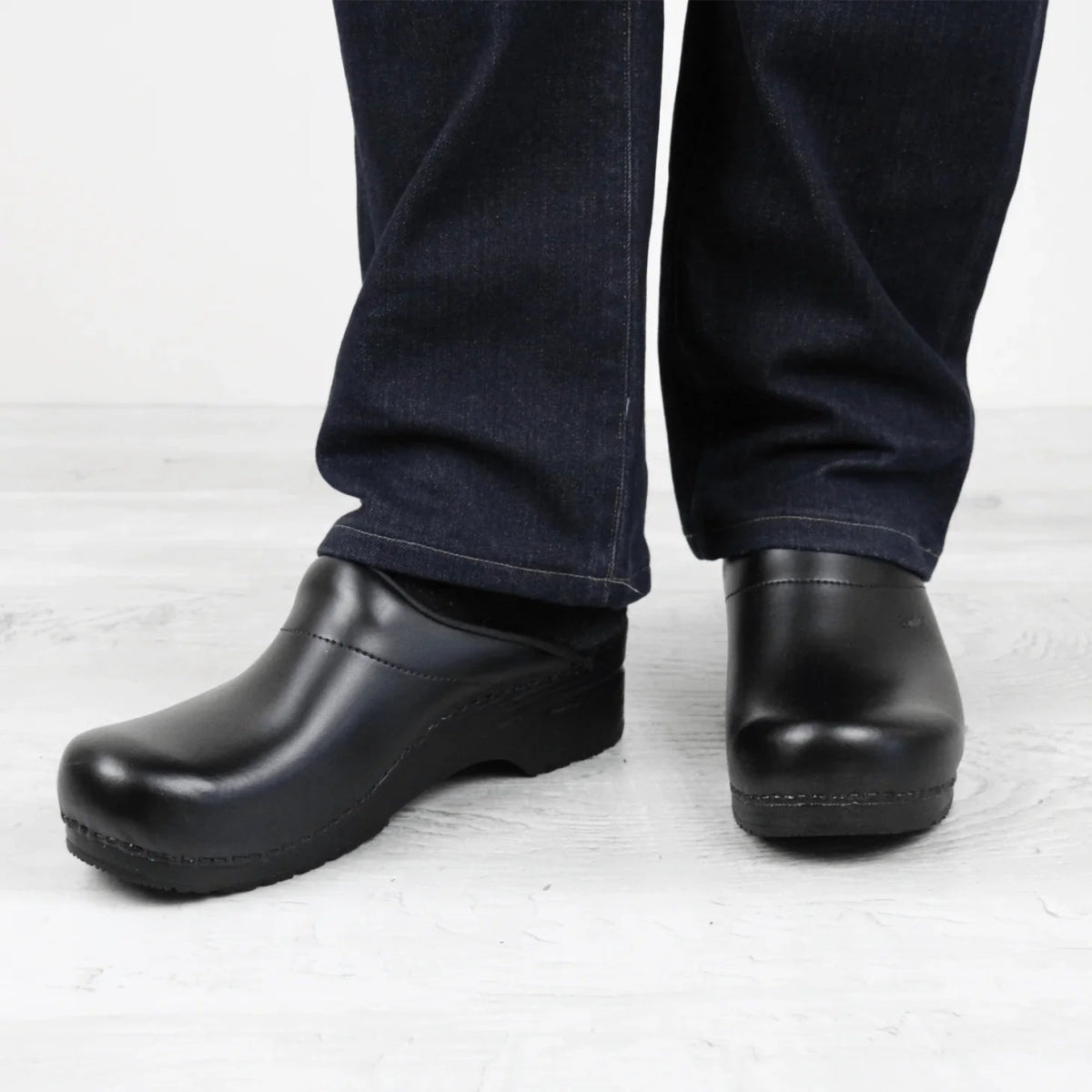 SANITA KARL PU MEN PROFESSIONAL CLOG IN BLACK - TLW Shoes