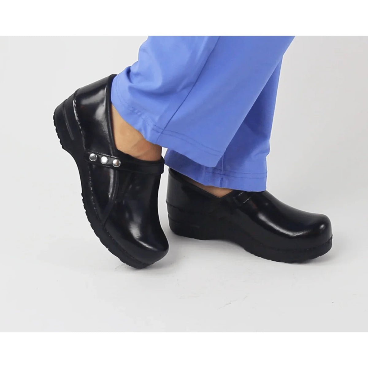 SANITA CORI WOMEN CLOG IN BLACK - TLW Shoes